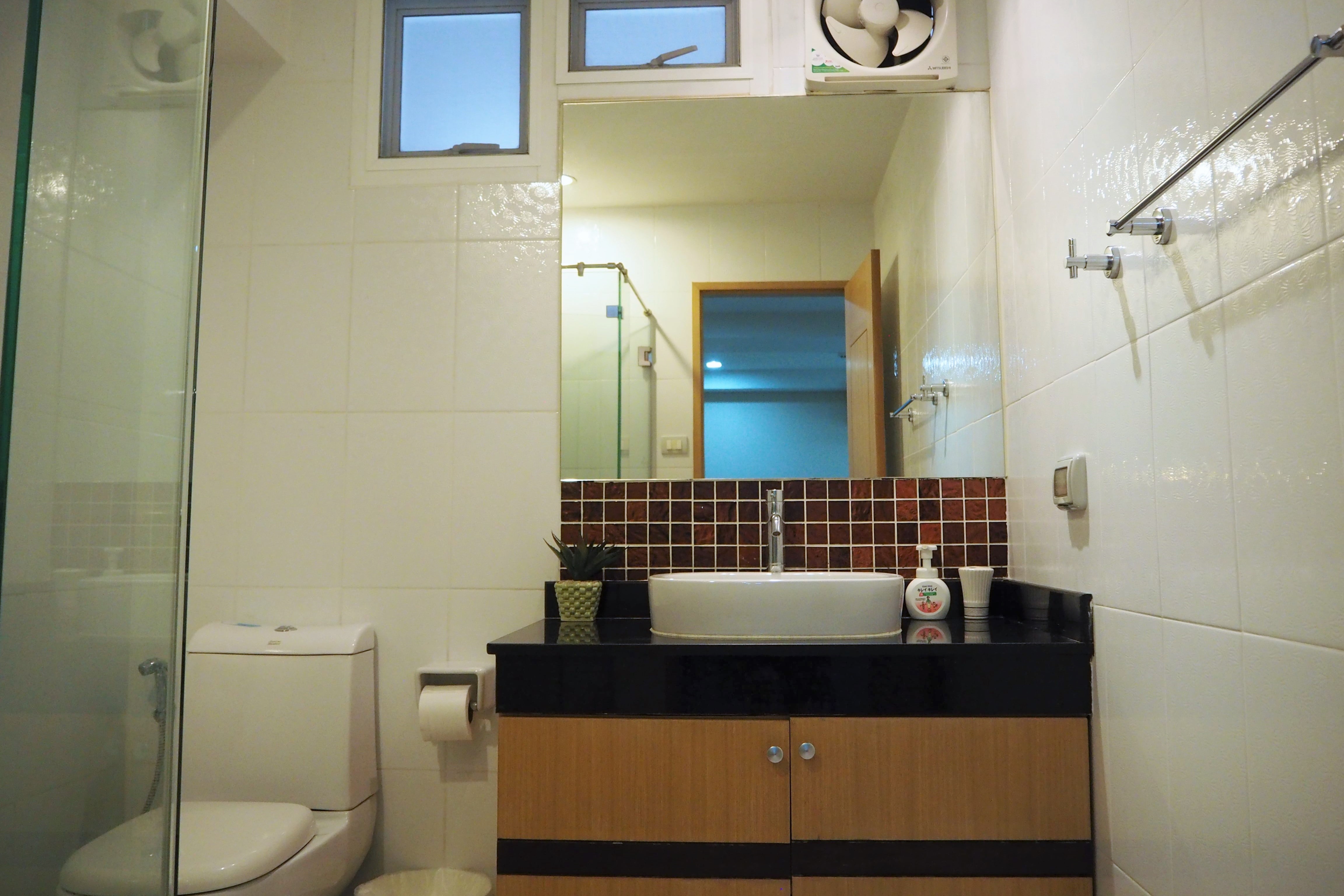 Serenita Residence One-Bedroom Wash Basin